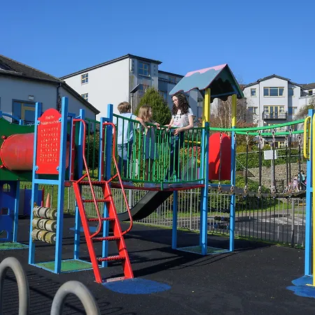 Newtown Park فندق 3*