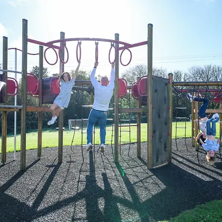 Newtown Park فندق