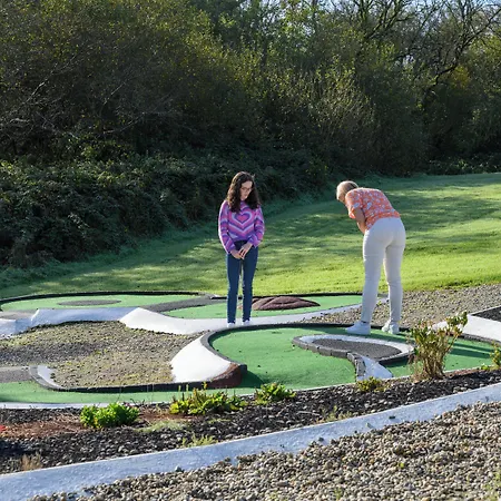 Newtown Park Hotell 3*