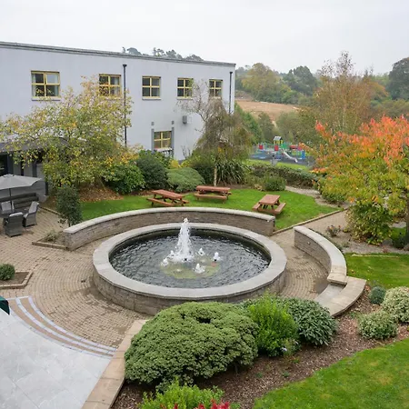 فندق Newtown Park 3*