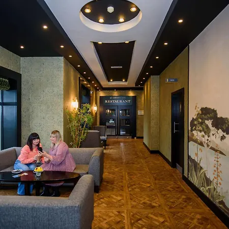 فندق Newtown Park 3*