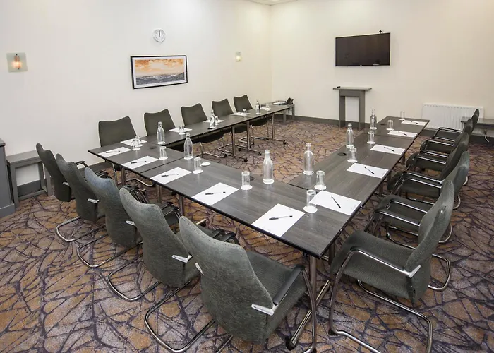 Newtown Park Hotel 3*